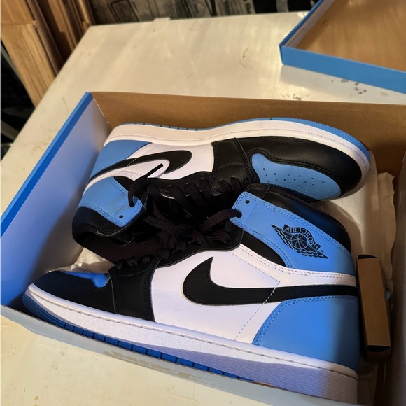 Jordan 1 UNC toe size 11.5 basically new, slightly used